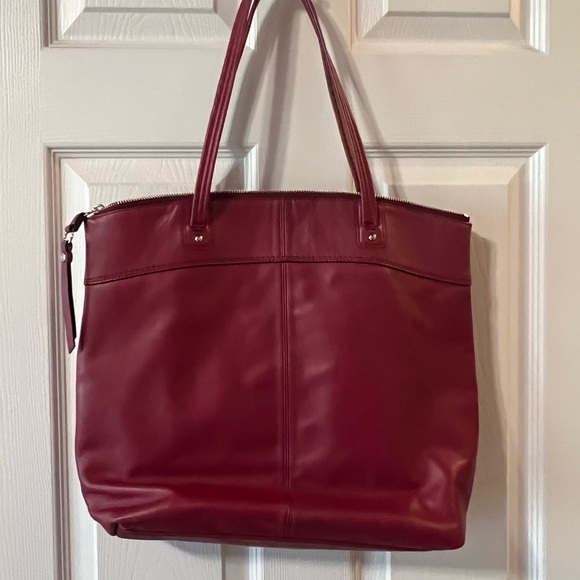 Raspberry embossed leather Coach shoulder bag; great condition - Picture 10 of 11